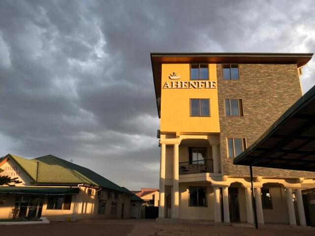 Royale Unity Lodge - Ahenfie Berekum Exterior photo